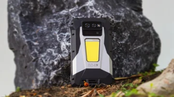 بطارية تدوم أسابيع.. هاتف تانكX المصفح يتحول إلى سينما متنقلة بمواصفات استثنائية